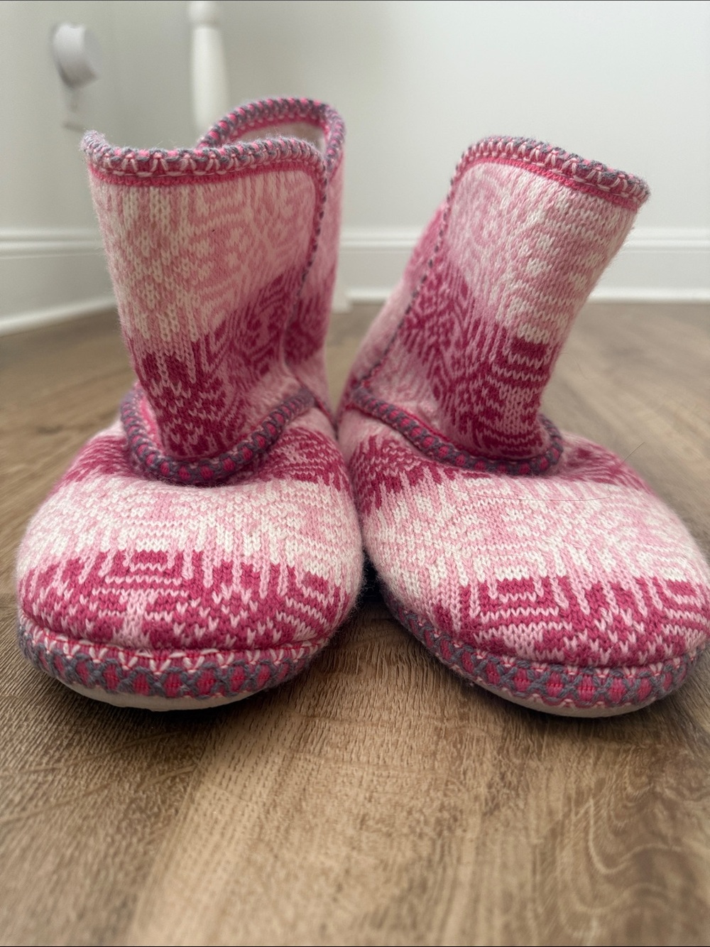 Women’s Pink Patterned Knit Bootie Slippers